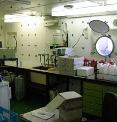 Labor auf einem Forschungsschiff